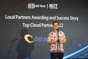 Tan Wie Tjin dalam acara Awards Top Cloud Partner